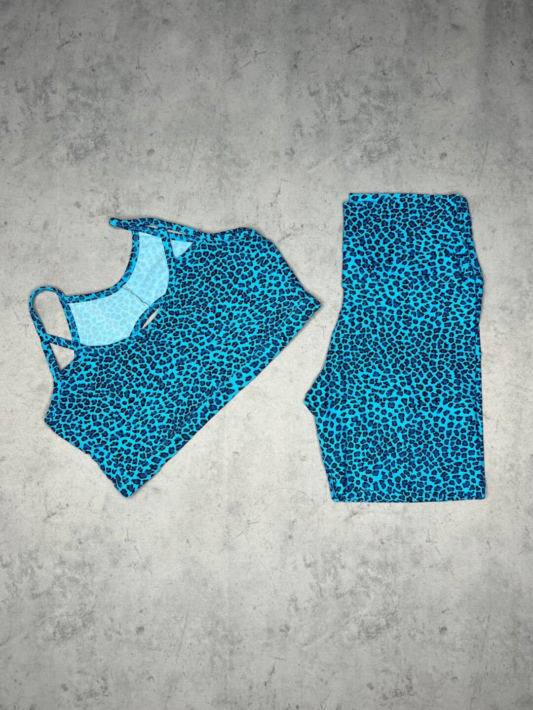 Bermuda Básica + Top Luísa - Oncinha Azul
