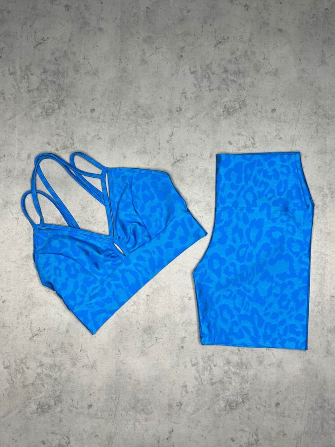 Bermuda Básica G + Top Camila - Onça Azul Capri