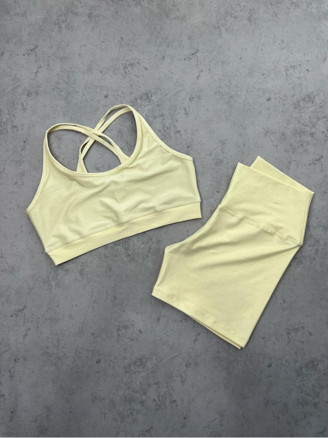Short Básico + Top Luna - Compressão Amarelo Pastel