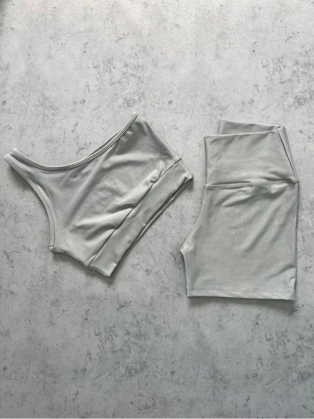 Short Básico + Top Sophia - Compressão Prata Lunar