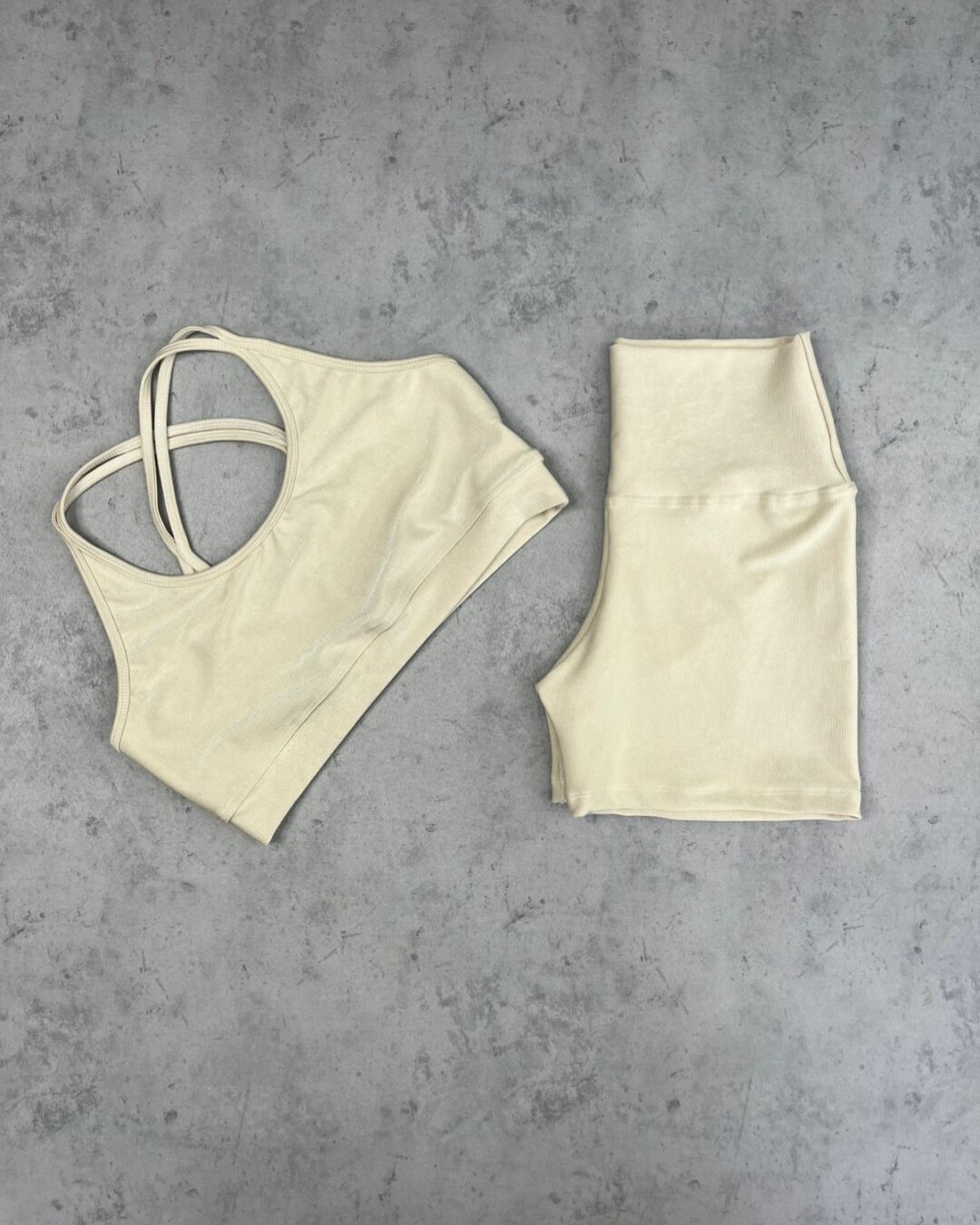 Short Básico + Top Luna – Compressão Palha