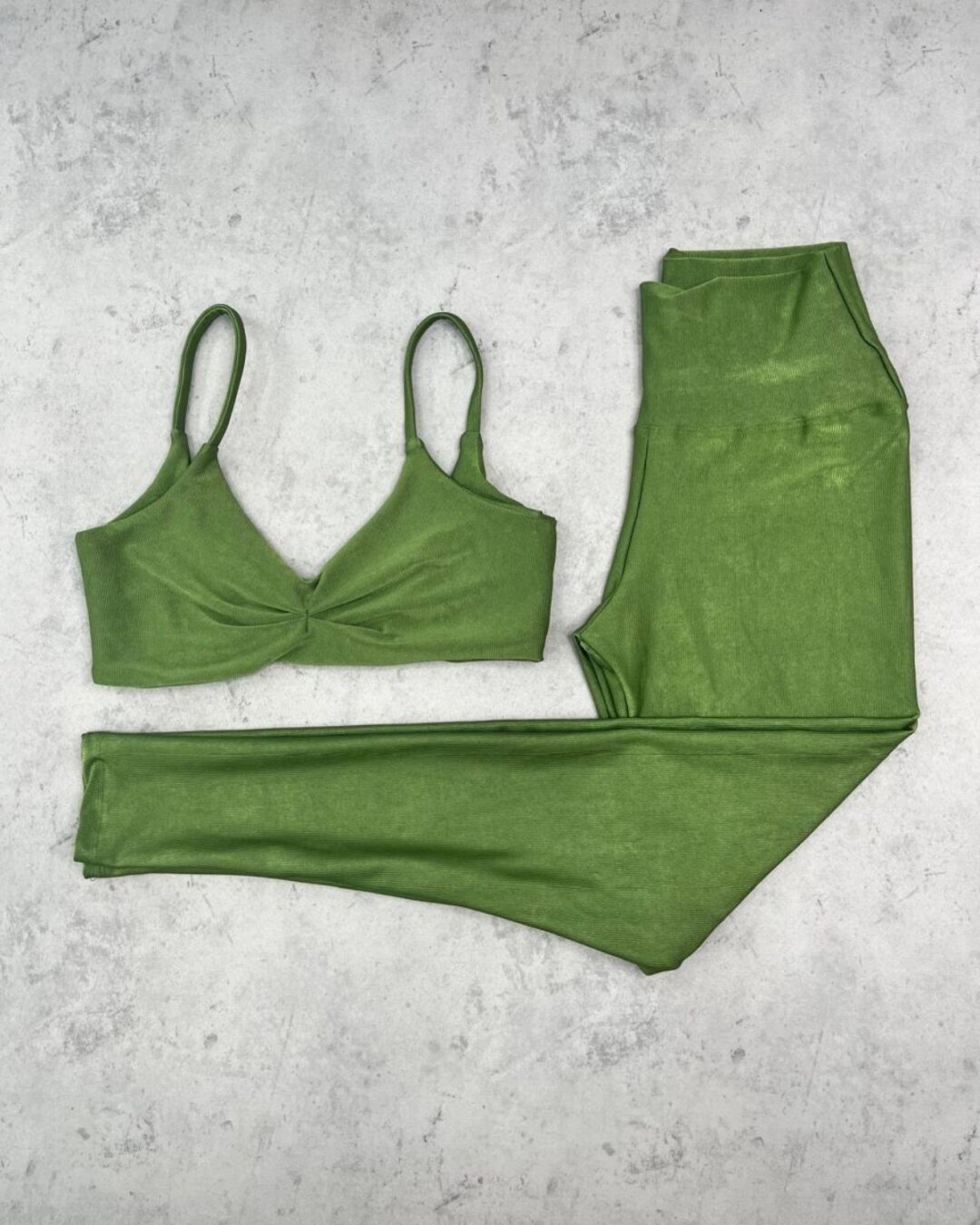 Legging Básica + Top Lívia - Compressão Verde Oliva