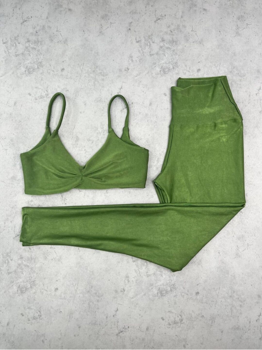 Legging Básica + Top Lívia - Compressão Verde Oliva