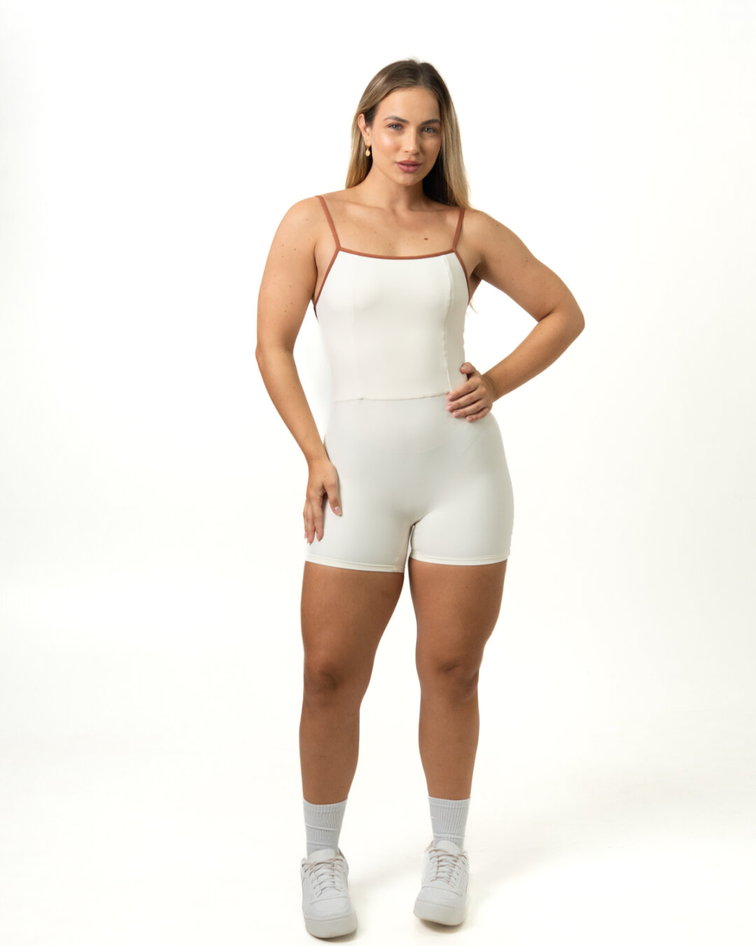 Macaquinho Athletic - Light Off White/ Chocolate
