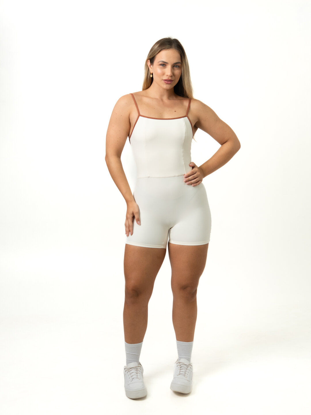 Macaquinho Athletic - Light Off White/ Chocolate
