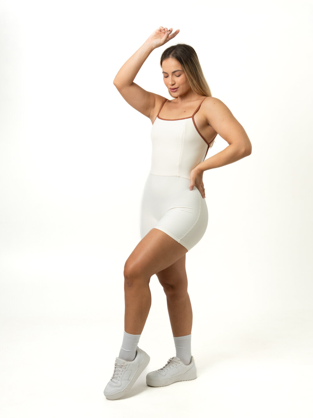 Macaquinho Athletic - Light Off White/ Chocolate - Image 3