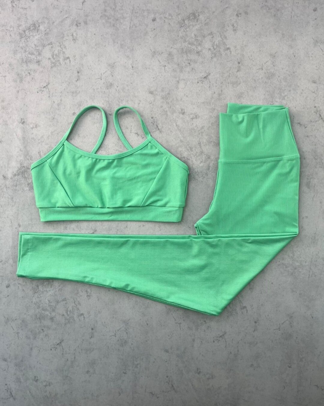 Legging Básica + Top Manu – Compressão Verde Erva Doce