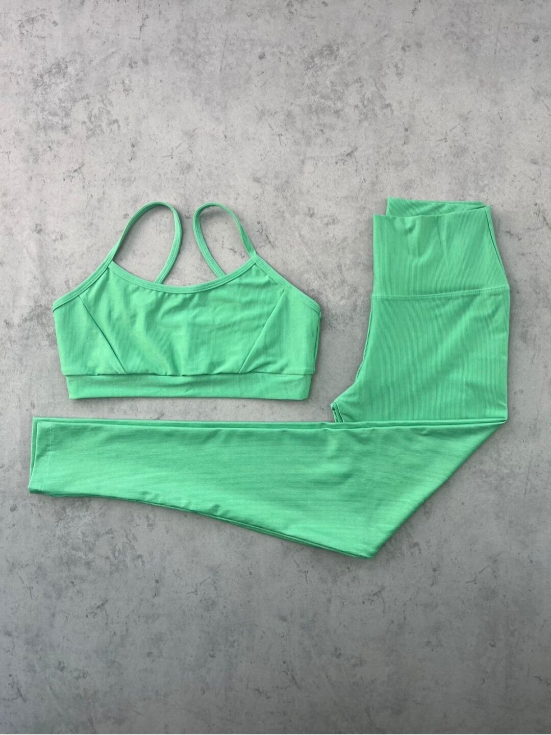 Legging Básica + Top Manu – Compressão Verde Erva Doce