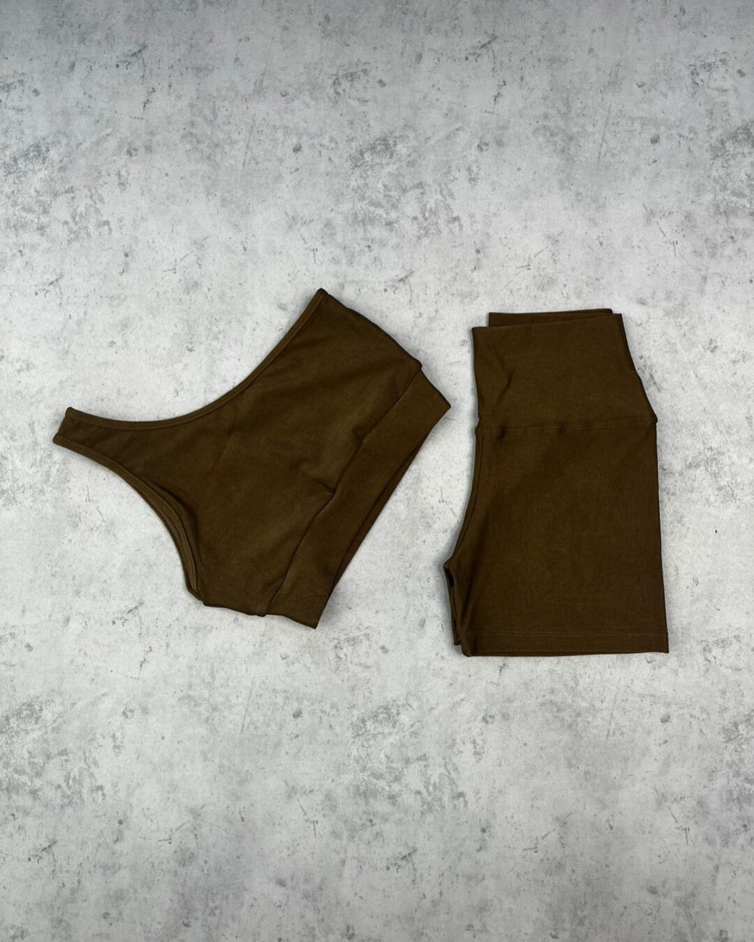 Short Básico + Top Sophia - Compressão Nozes