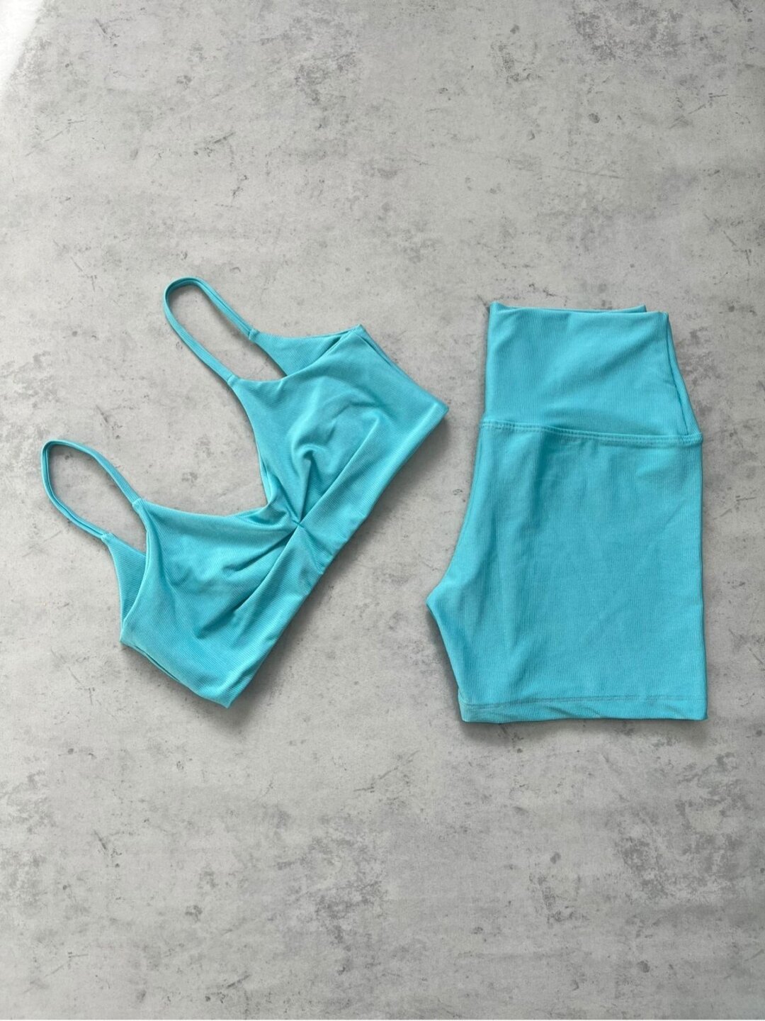 Short Básico + Top Lívia - Compressão Brisa