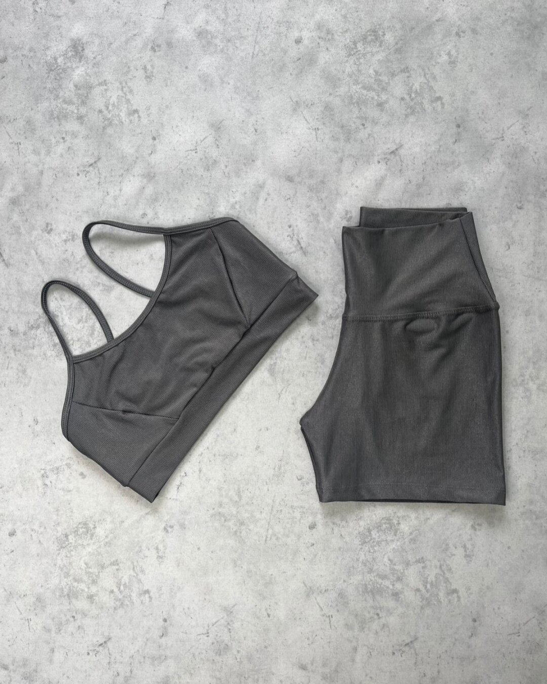 Short Básico + Top Manu – Compressão Cinza Ônix